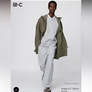 Uniqlo Men’s Large Wide Sweatpants